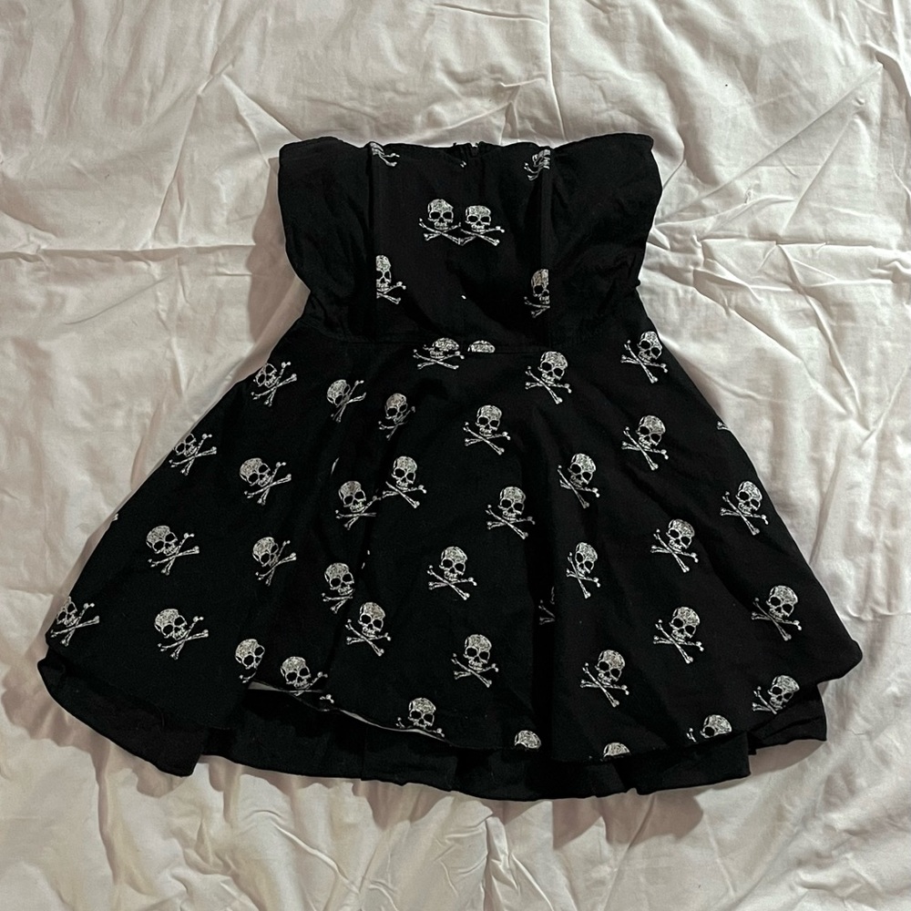 rock steady skull dress (size: large)
